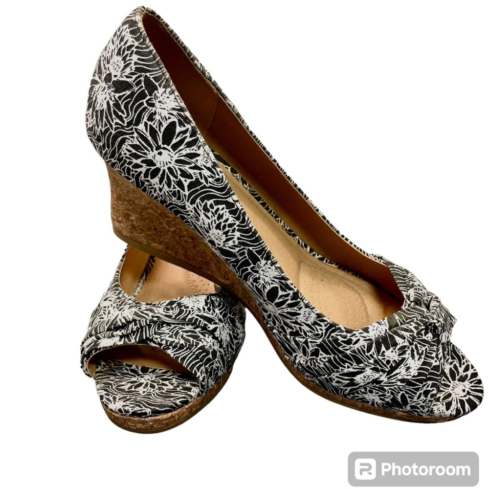 Dexflex Comfort sz 9 Peep Toe Wedges